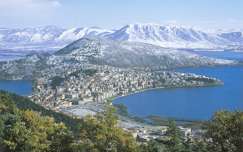 Kastoria promotes itself as a tourism destination in English too