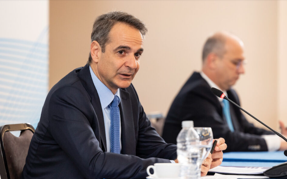 Mitsotakis aims again for single-party government after spring election