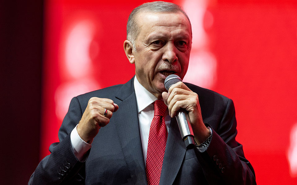 Turkey fires off new threats against Greece