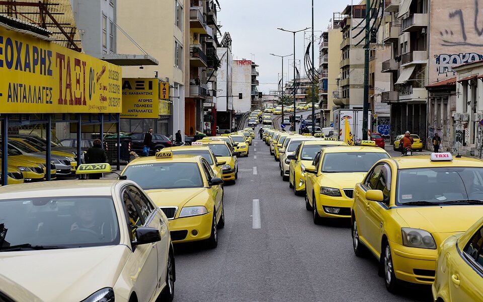 Athens cabbies stage protest over ‘pauperization cocktail’