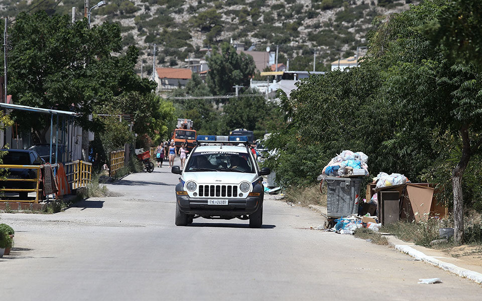 Police conduct raids at Roma settlements
