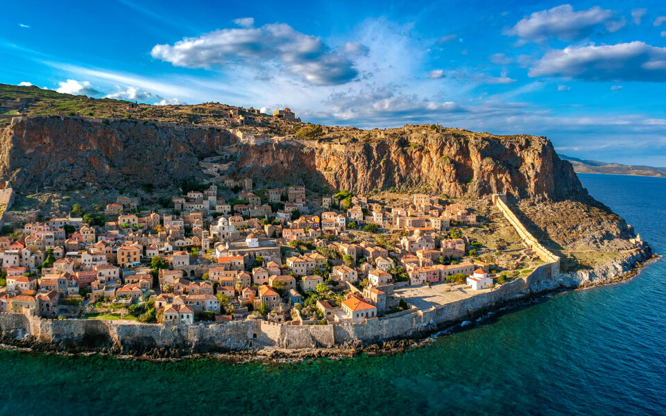 Historic town of Monemvasia to acquire cable car