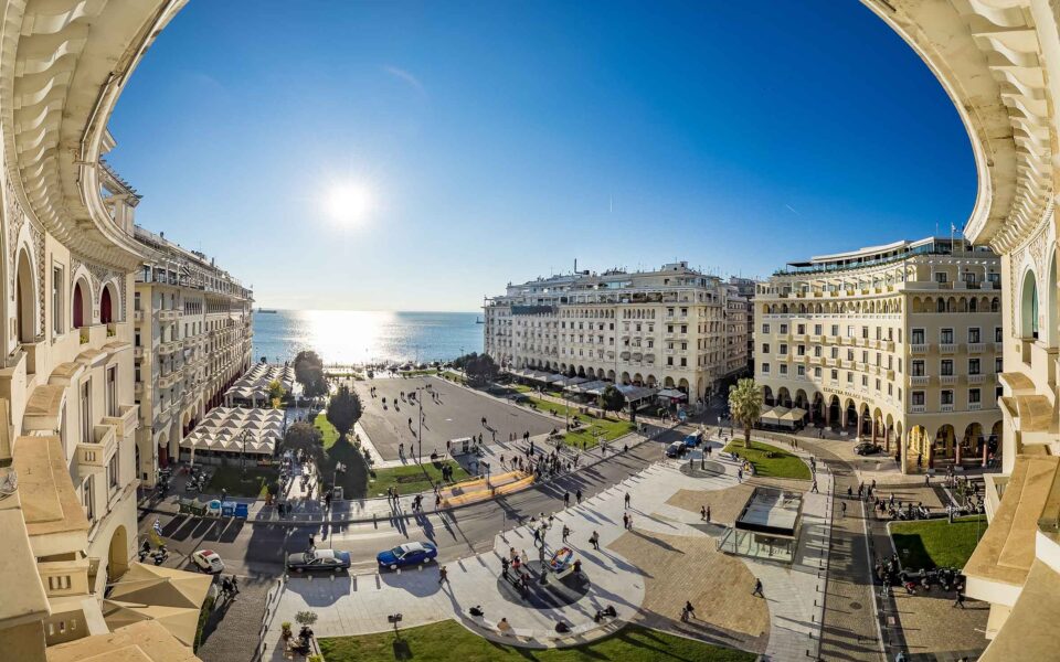 Tourists love Thessaloniki’s gastronomy, dislike traffic, lack of cleanliness
