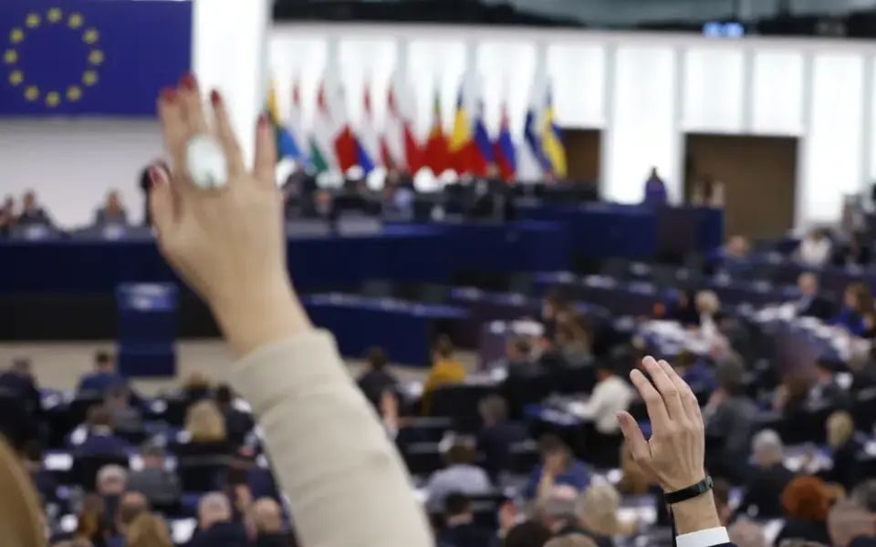 MEPs lift immunity of 2 lawmakers linked to scandal