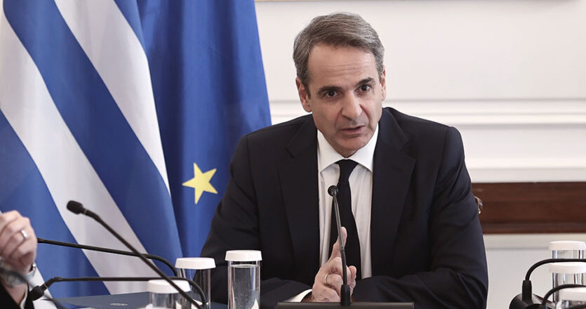 Mitsotakis: SYRIZA has returned to ‘populism and lies’