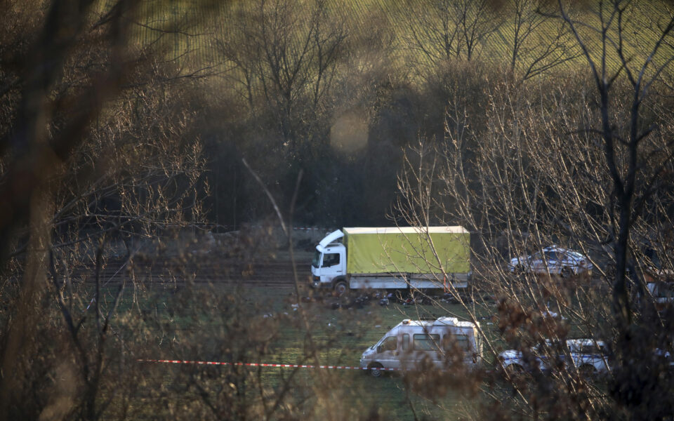 Bulgaria: 43 migrants found in truck in Bulgaria