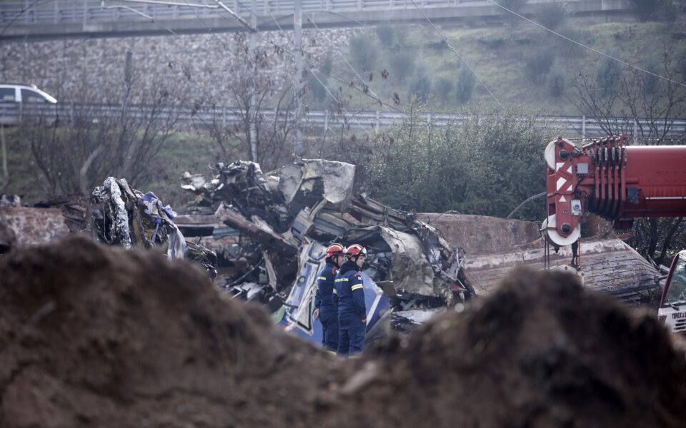 Station master given new extension to testify over train crash
