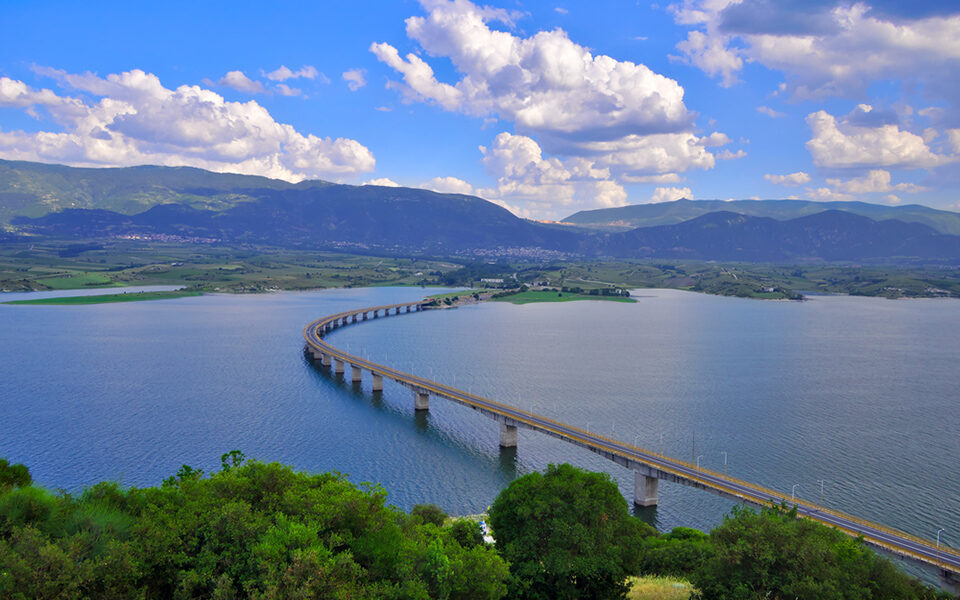 Prosecutor orders probe into stability of Servia bridge