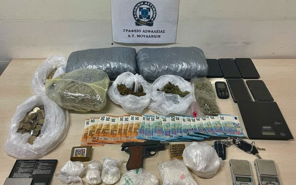 Two arrested in Thessaloniki for drug dealing