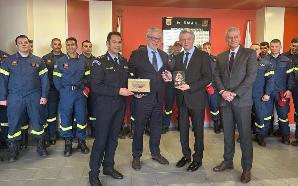 Turkish ambassador visits EMAK headquarters to thank Greek rescuing team