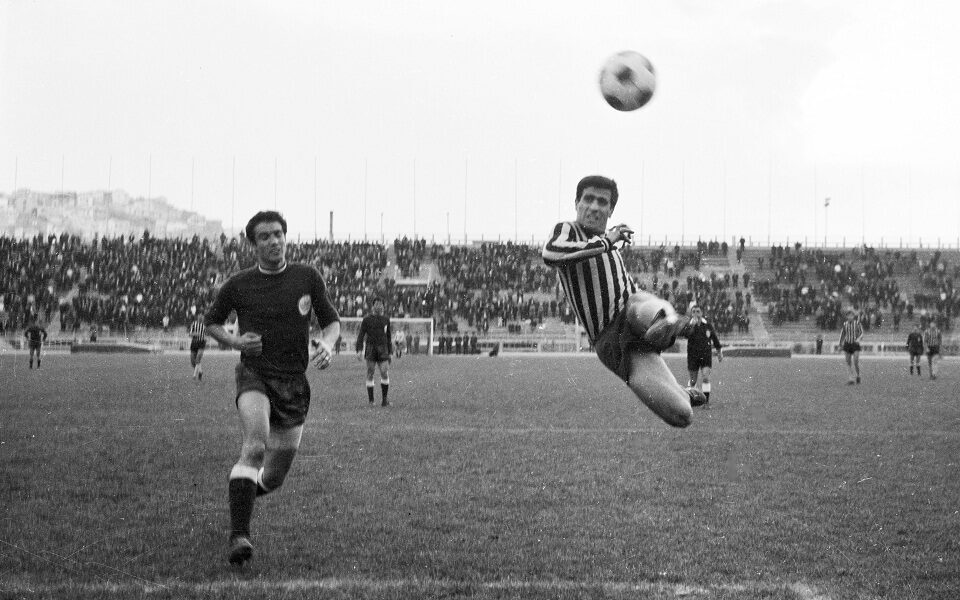 AEK soccer legend Mimis Papaioannou dead at 81