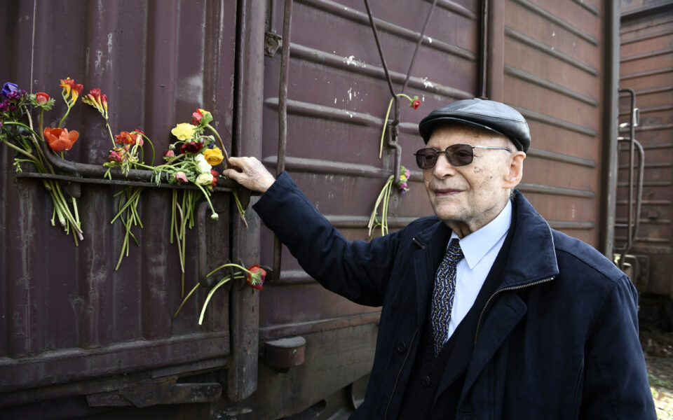 Thessaloniki marks 80th anniversary of first Auschwitz train convoy