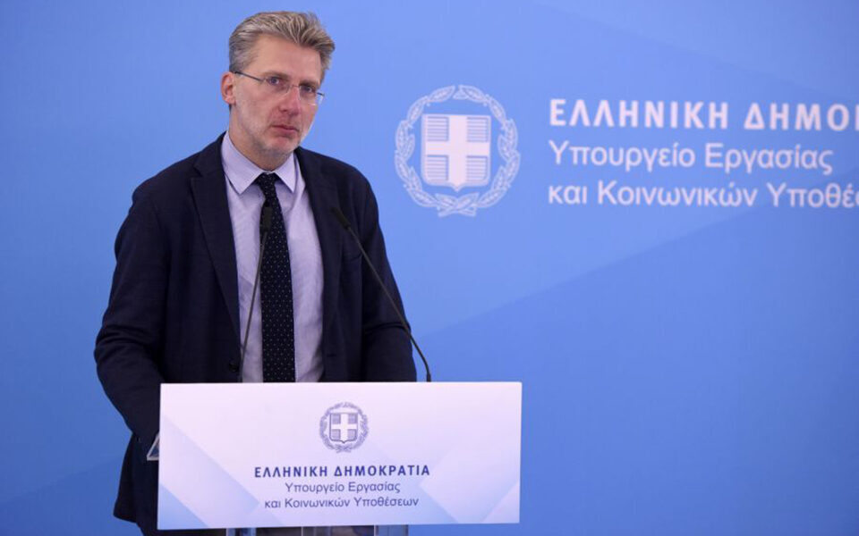 Akis Skertsos takes over as government spokesman until elections
