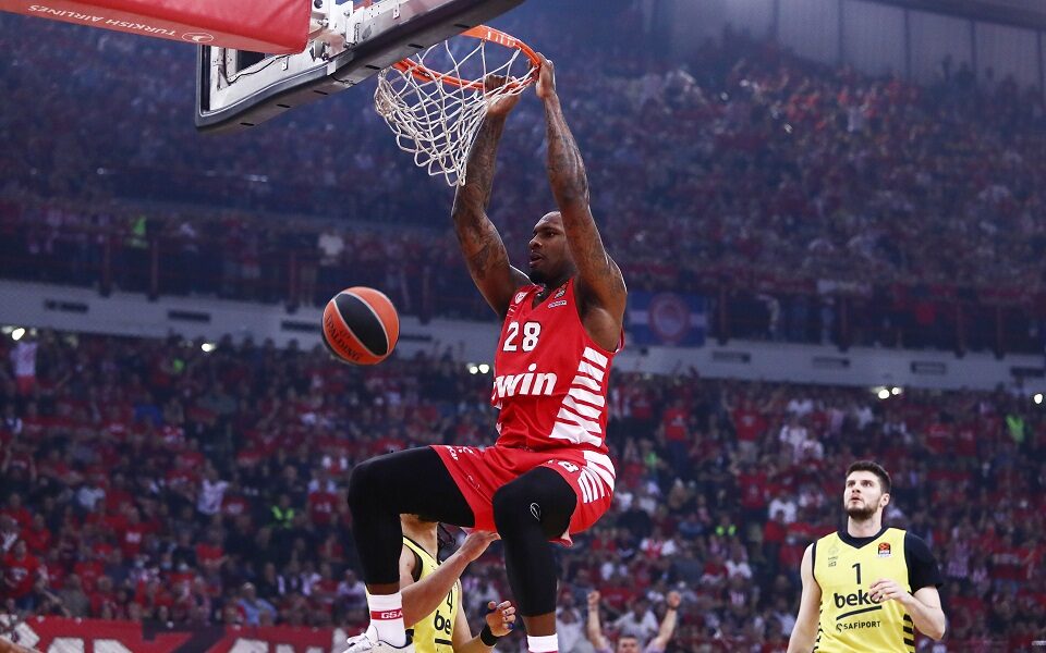Unstoppable Olympiakos books ticket to Final Four