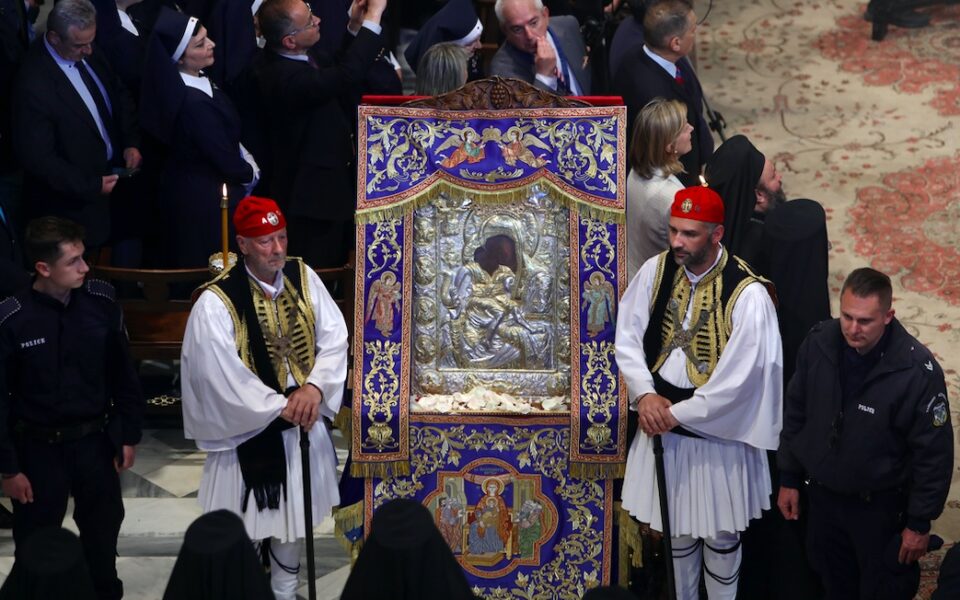 Rare Mount Athos icon to be presented at Athens Cathedral for two weeks