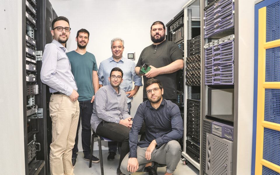Greek team investigating ‘glitch’ in computer chips