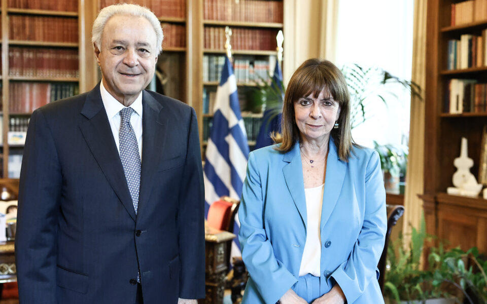 President meets FM Kaskarelis to discuss Turkey trip