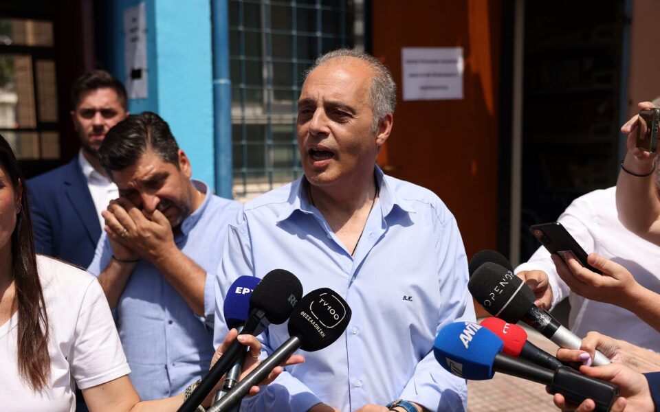 Greek Solution is the only solution, says Velopoulos from polling station