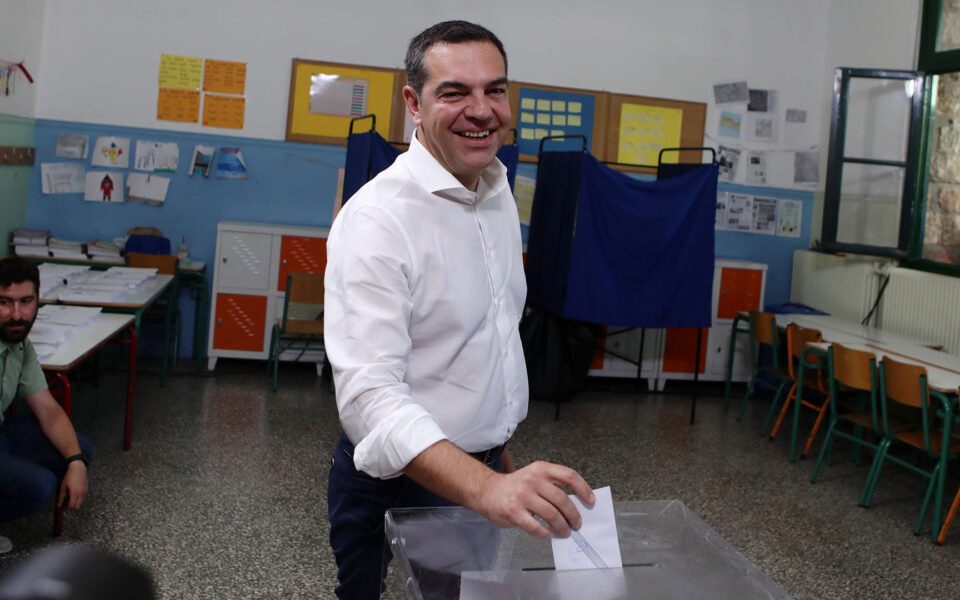Tsipras says that the future of democracy is on the line in these elections