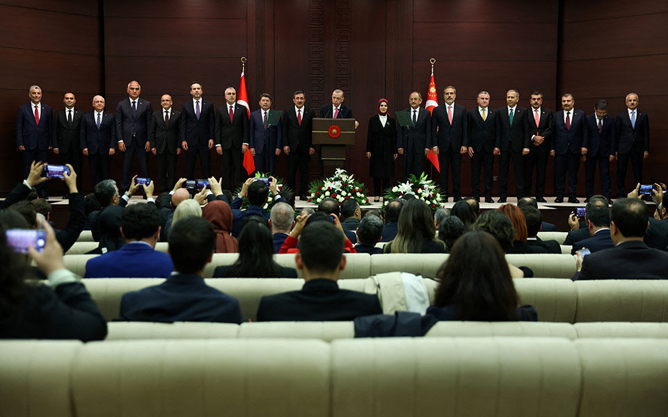 Erdogan announces new cabinet