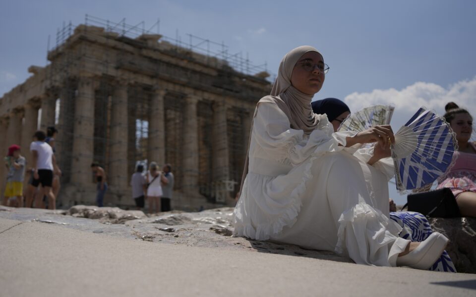 Greece among top 10 outbound tourism destinations, UNWTO data show