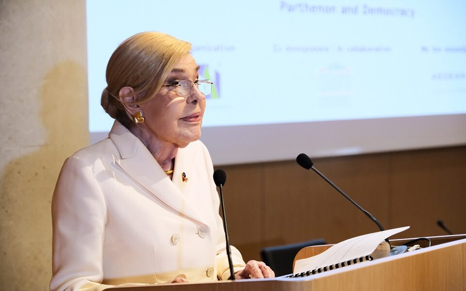 Philantropist Marianna Vardinogiannis dies, aged 86