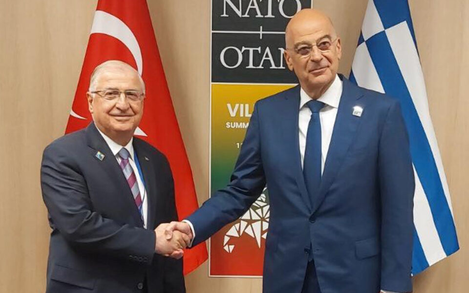 Dendias meets Turkish counterpart in Vilnius