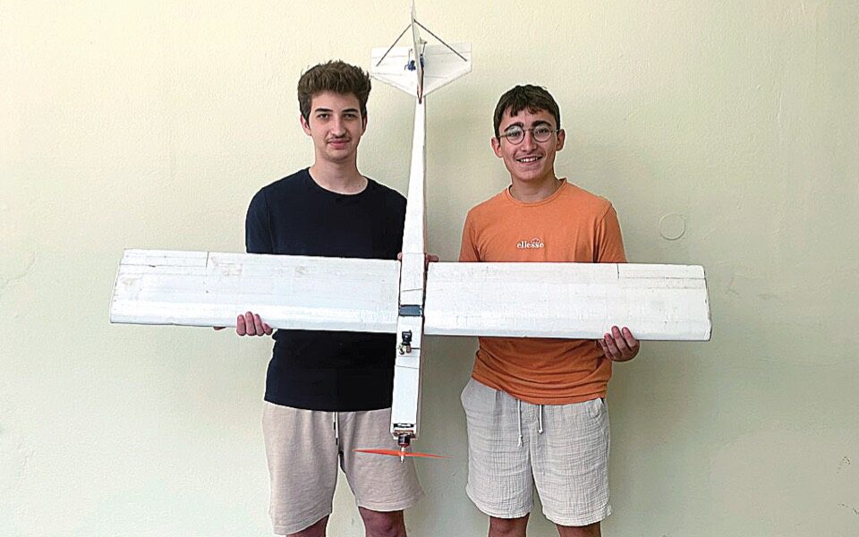 Lesvos high-school students design prize-winning fire spotter