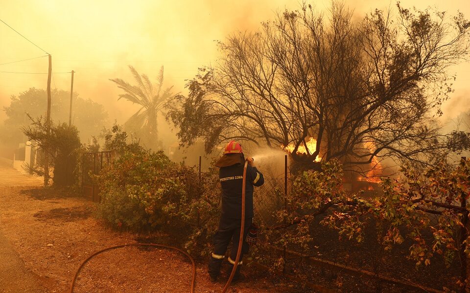 West Attica town of Megara in wildfire’s path