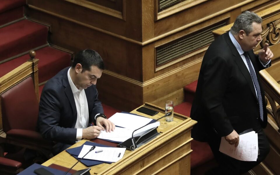 Kammenos and SYRIZA exchange barbs