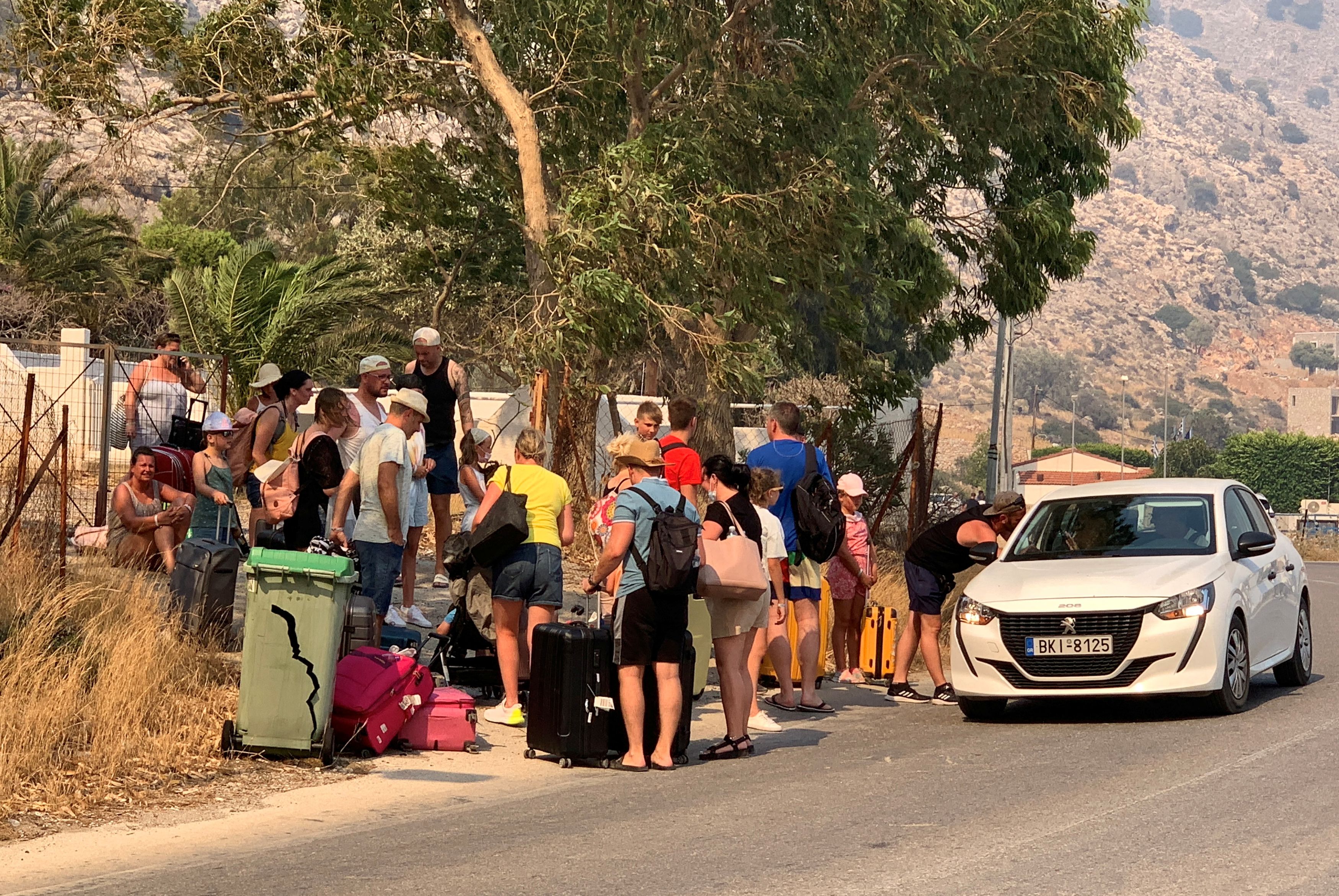 a-wildfire-is-raging-out-of-control-on-rhodes-forcing-tourist-evacuations1