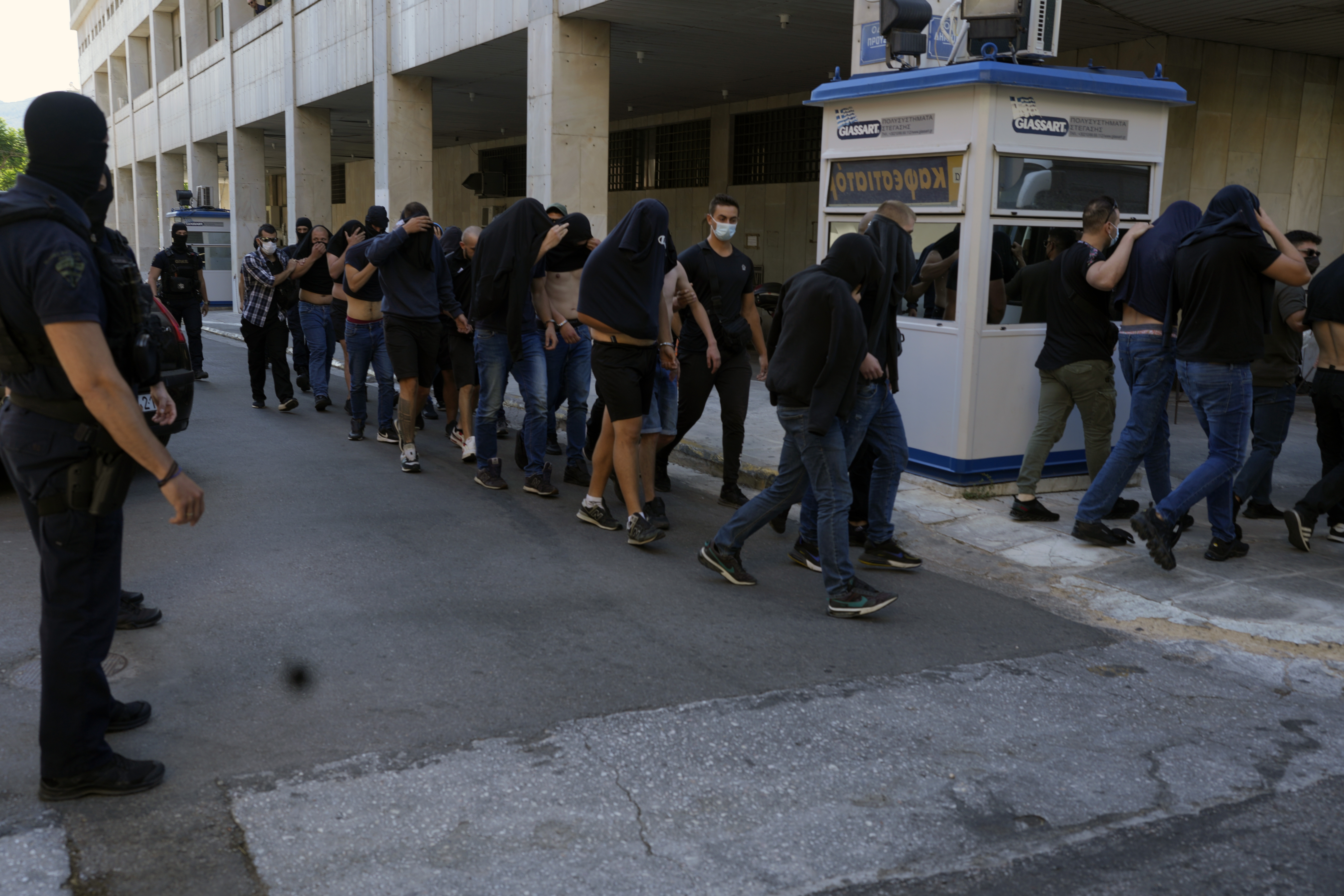 greek-police-arrest-five-croatians-allegedly-involved-in-deadly-soccer-violence1
