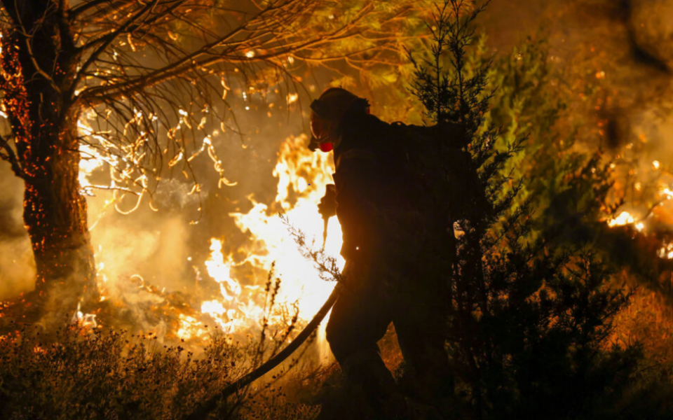 Heightened wildfire risk across most of country Monday