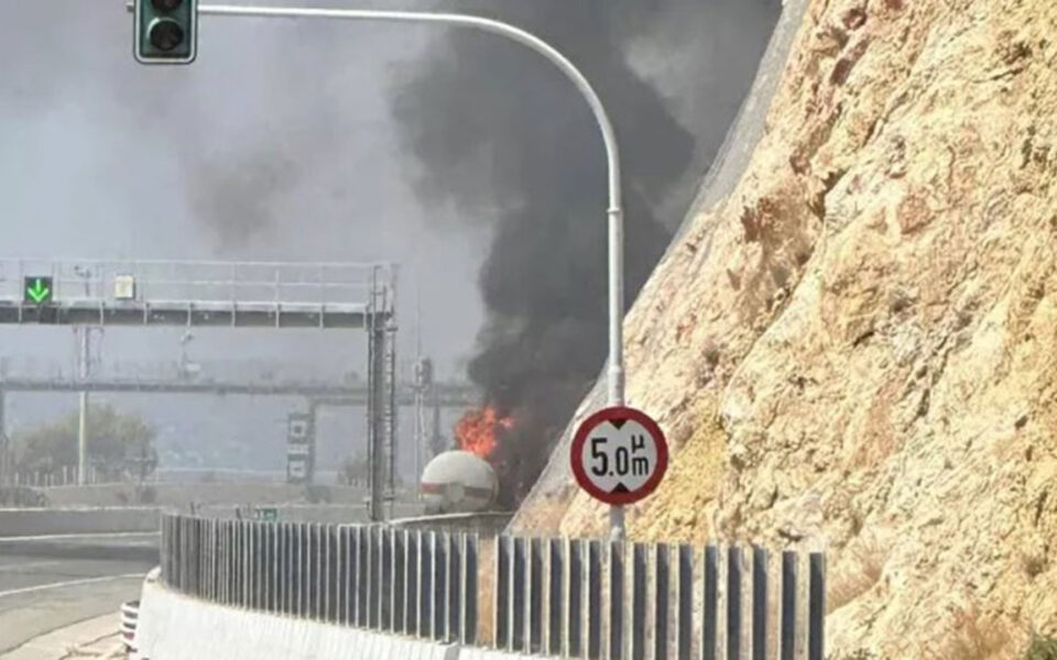 Tanker truck catches fire on Athens-Corinth motorway