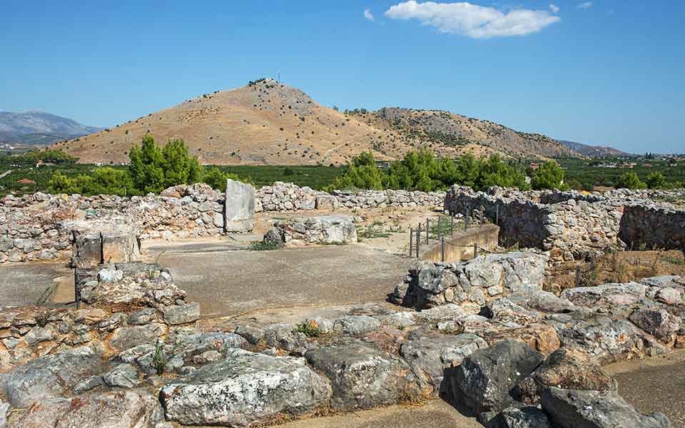 built-by-giants-an-archaeological-guide-to-tiryns5