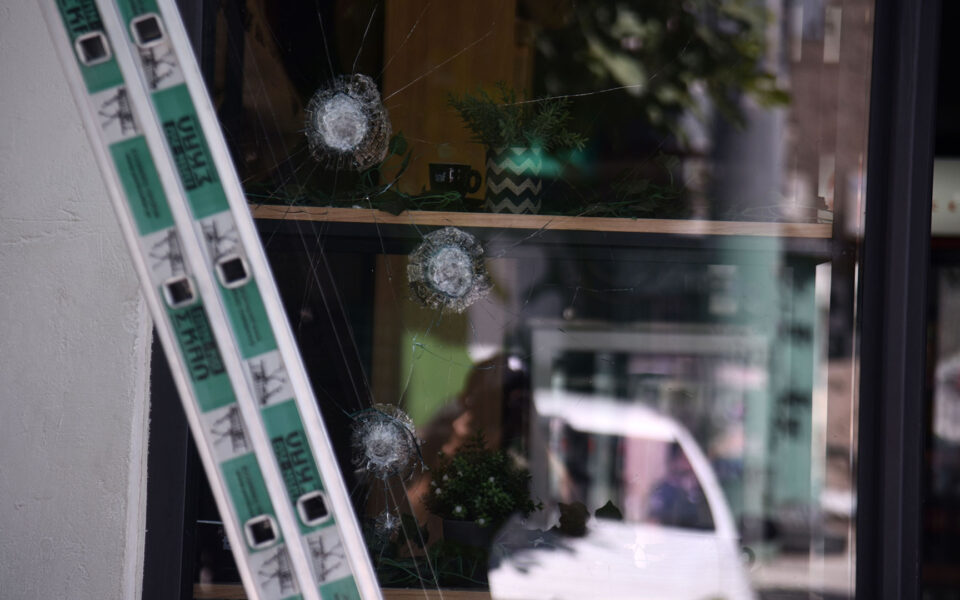 Unidentified attackers target cafe in central Athens; possible link to Monday’s fan violence