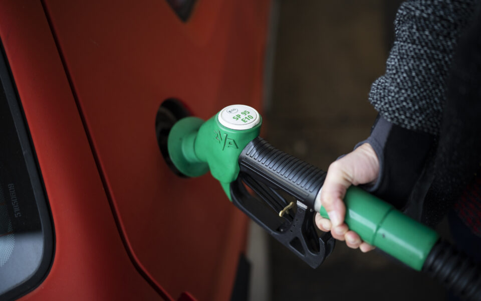 Fuels rekindle inflation fears