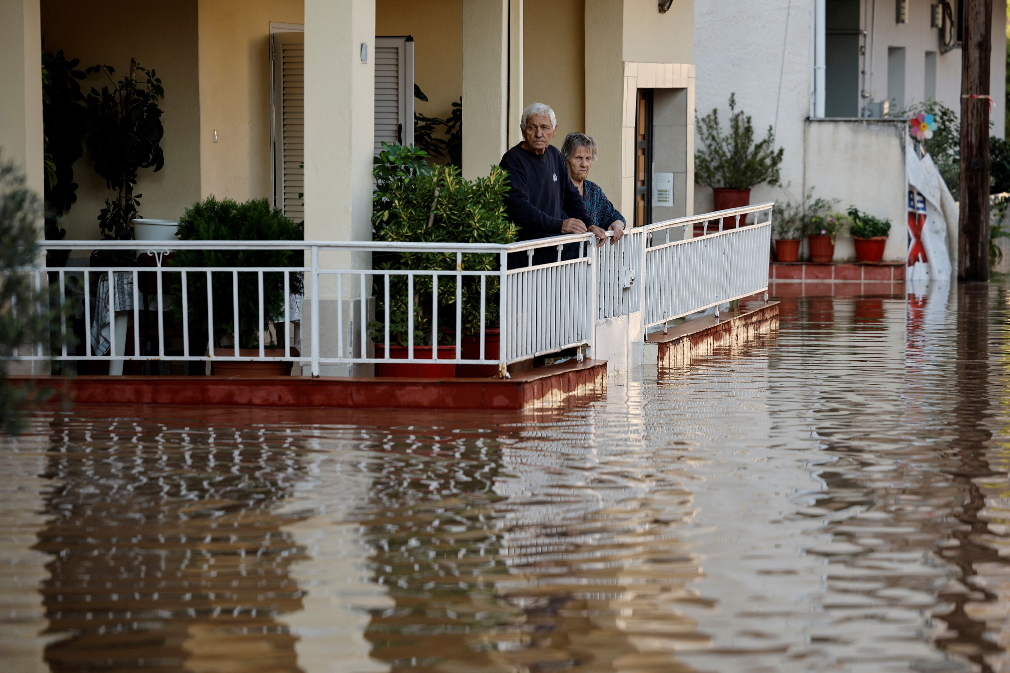 larissa-on-high-alert-as-pinios-river-flooding-looms1