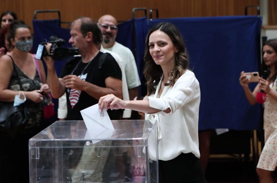 Achtsioglou: Everyone in SYRIZA tonight will be stronger