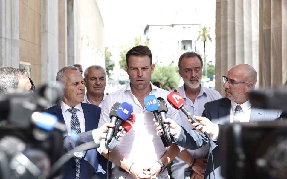 New SYRIZA leader faces pushback