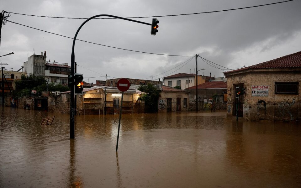 Power outages, flooding in Volos as Storm Elias sweeps though central Greece