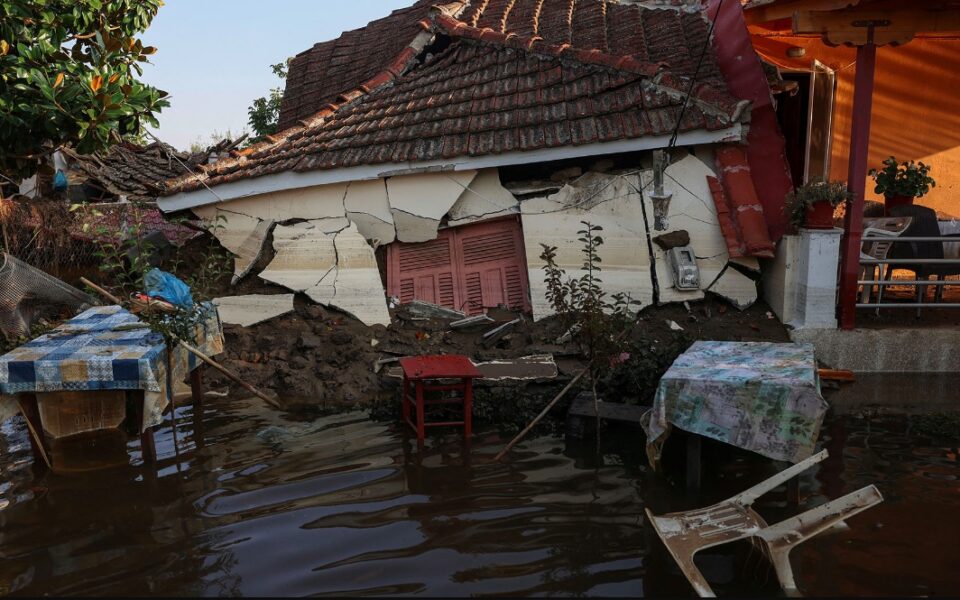 Death toll from floods in Greece climb to 15
