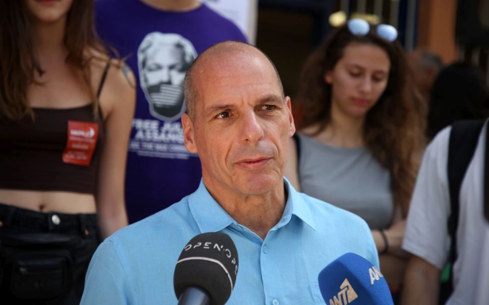 Varoufakis vows never to condemn Hamas attack