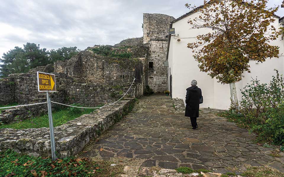 moments-in-time-a-walk-through-the-old-castle-of-ioannina6