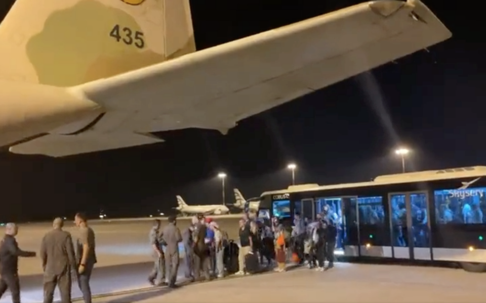 Israeli C-130 in Athens transporting soldiers on leave to the front