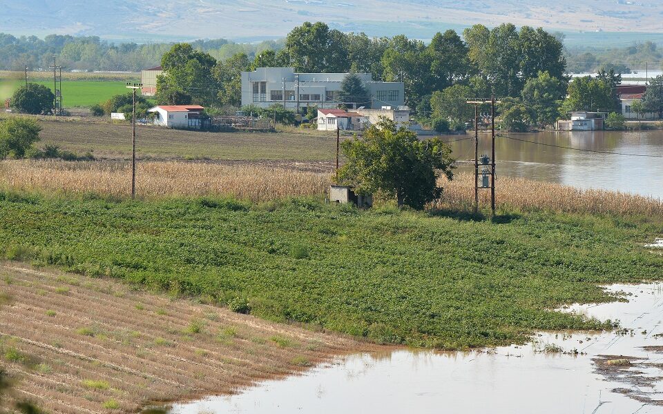 First tests on farmland soil encouraging after Thessaly floods
