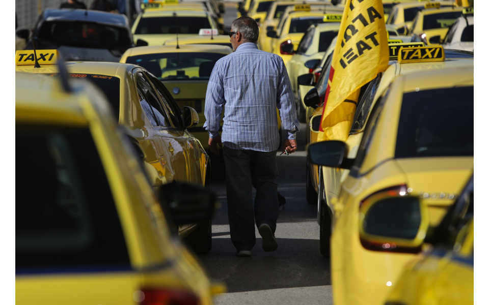 Cabbies protest against tax bill