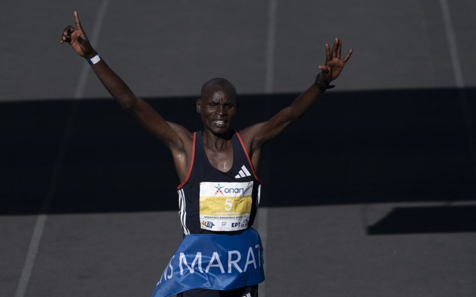 Kenyan athlete Edwin Kiptoo sets new record at the 40th Athens Authentic Marathon