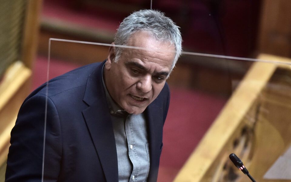 Skourletis quits SYRIZA, alleges orchestrated plan to break up leftist party