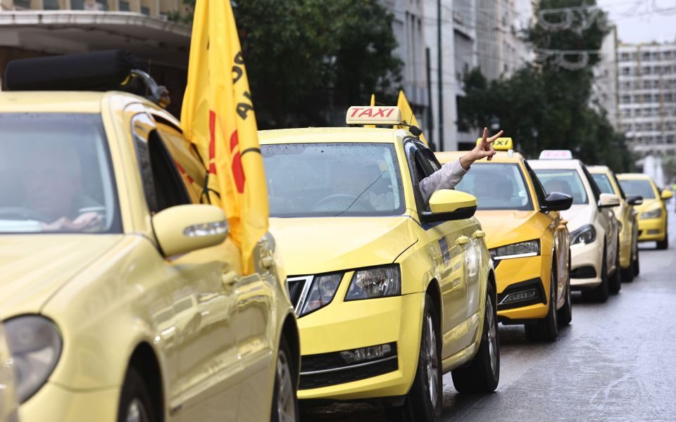 Taxi drivers announce strikes